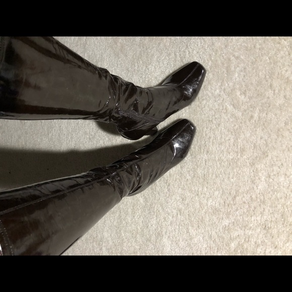 Gorgeous Wet Look Knee High Boots - Picture 5 of 8
